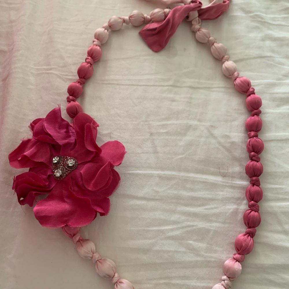 Stella & Dot necklace with broach/clip